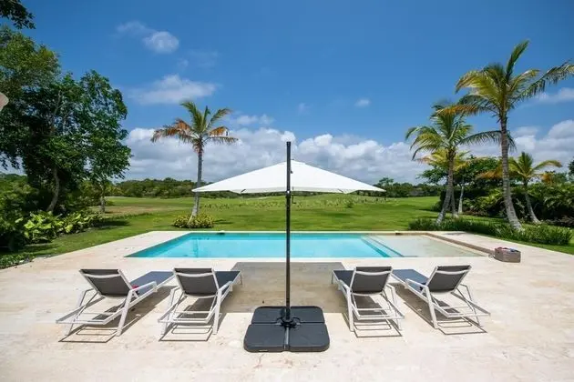 Cozy 5-bedroom Villa With Beaituful Views of La Cana Golf Course - Oda