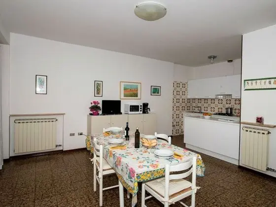 Cozy Apartment for 4 With Shared Pool and Garden With Views - Yerinde Yemek