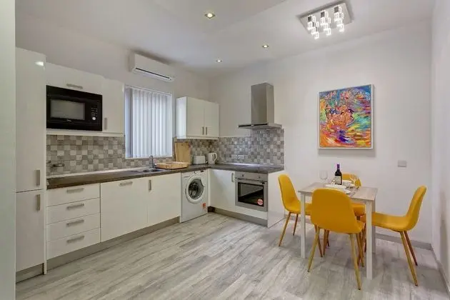 Cozy Apartment in an Amazing Location - Öne Çıkan Resim