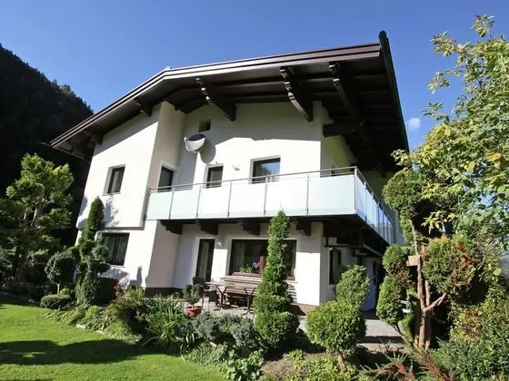 Cozy Apartment in Aschau im Zillertal near Ski Lift - Dış Mekan