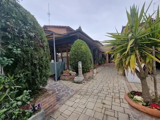 Cozy Apartment at the Center of Acquaviva-si - Lobi