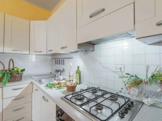 Cozy Apartment at the Center of Acquaviva-si - Mutfak