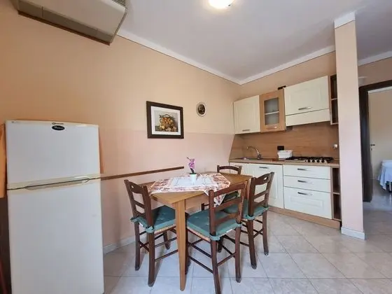 Cozy Apartment at the Center of Acquaviva-si - Yerinde Yemek