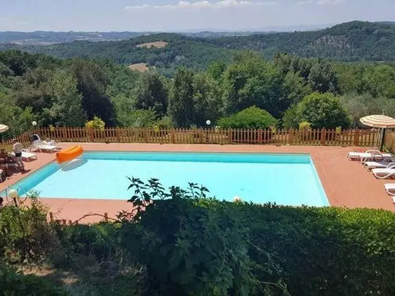 Cozy Apartment in Coiano - Castelfiorentino With Swimming Pool