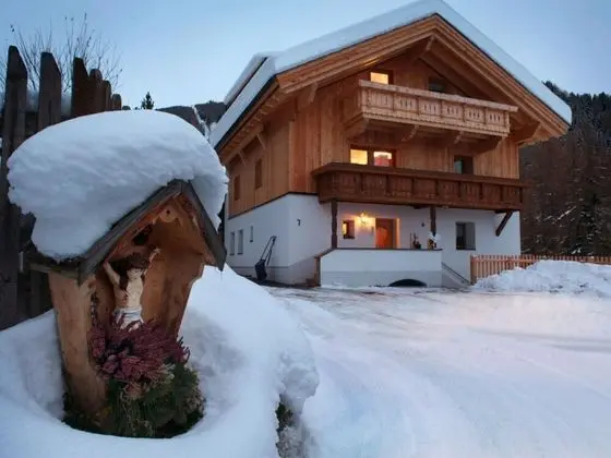 Cozy Apartment in Fendels near Ski Area