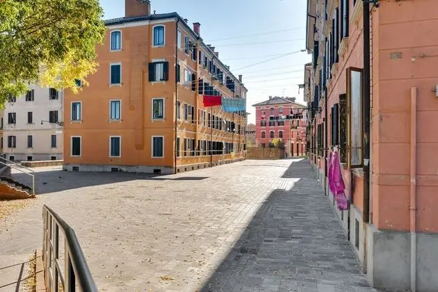 Cozy Apartment with Garden in Dorsoduro
