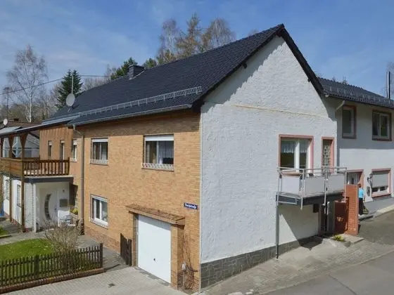 Cozy Apartment in Kerpen With Garden - Dış Mekan
