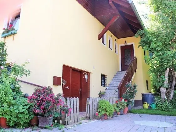 Cozy Apartment in Köttmannsdorf near Lake