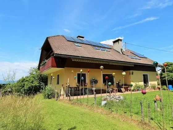 Cozy Apartment in Köttmannsdorf near Lake