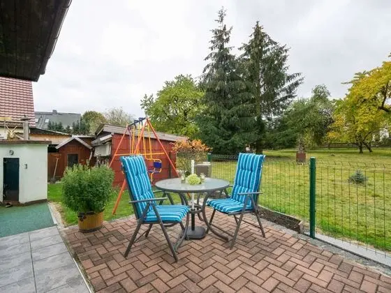 Cozy Apartment in Lichtenhain With Garden - Dış Mekan