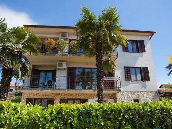 Cozy Apartment in Malinska near Sea