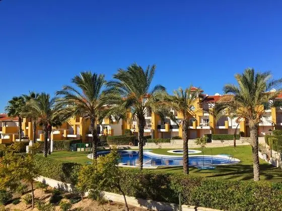 Cozy Apartment near Beach - Dış Mekan