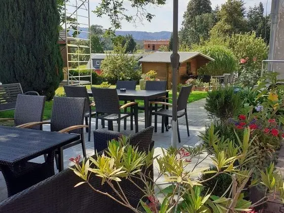 Cozy Apartment near Forest in Lichtenhain - Yerinde Yemek