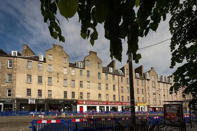 Cozy Apartment near The Meadows