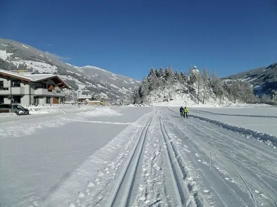 Cozy Apartment Near Ski Area in Mayrhofen - Dış Mekan