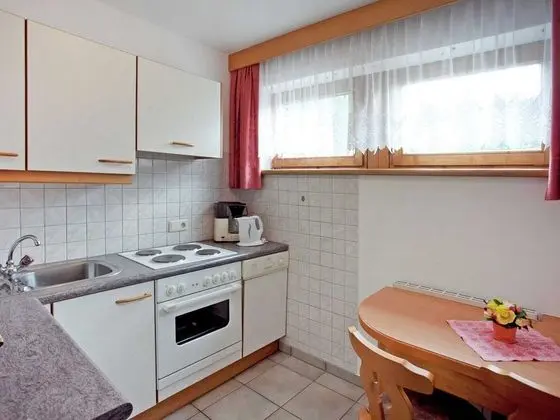 Cozy Apartment near Ski Area in Sautens - Mutfak