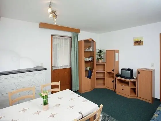Cozy Apartment near Ski Area in Sautens - Yerinde Yemek
