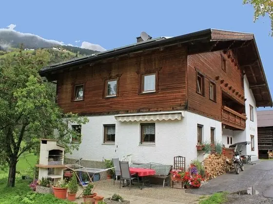 Cozy Apartment near Ski Area in See - Dış Mekan