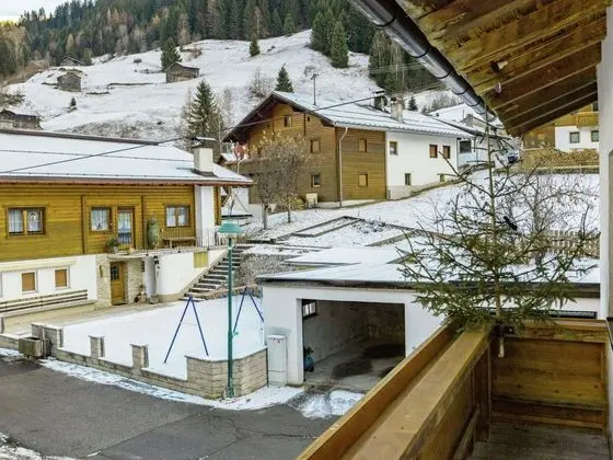 Cozy Apartment near Ski Area in See - Öne Çıkan Resim