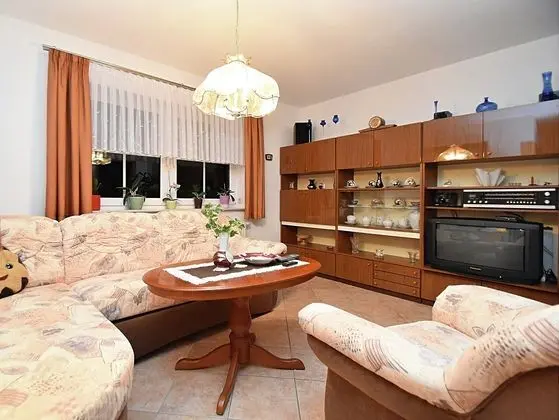 Cozy Apartment in Oelsnitz With Ore Mountains View - Öne Çıkan Resim