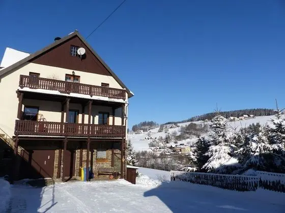 Cozy Apartment in Ore Mountains With Balcony and Garden - Dış Mekan