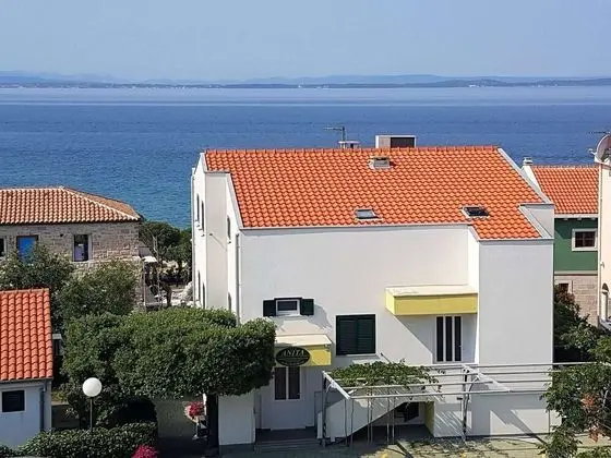 Cozy Apartment in Petrcane With Barbecue
