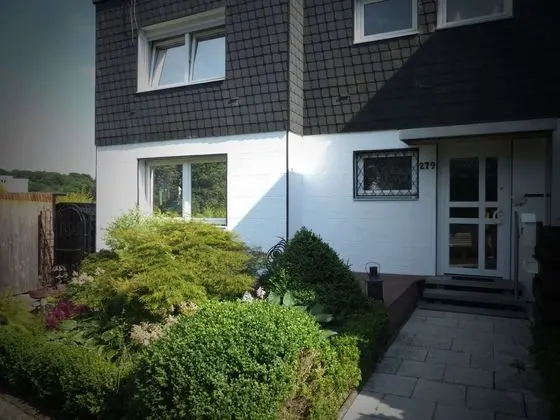 Cozy Apartment With Private Swimming Pool in Wuppertal - Dış Mekan