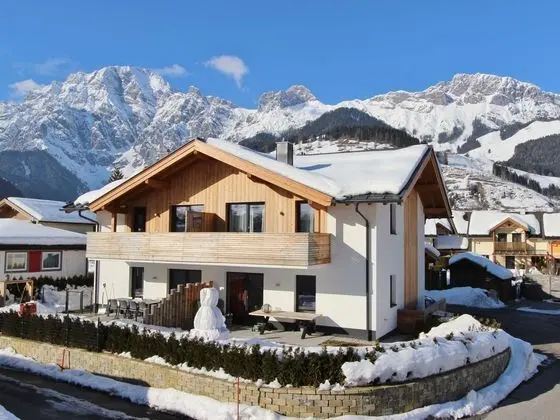 Cozy Apartment With Sauna in Leogang - Dış Mekan