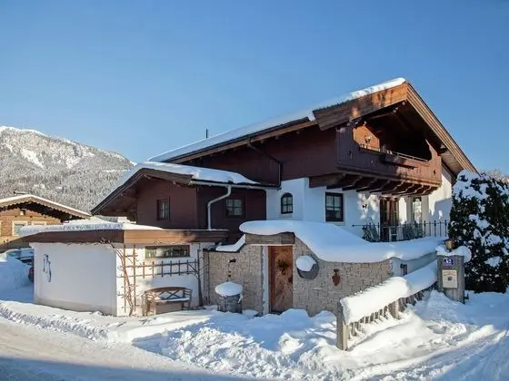 Cozy Apartment in St Johann in Tyrol With Garden - Dış Mekan