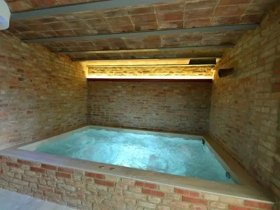 Cozy Apartment in Tuscan Farmhouse With Pool and spa - Spa