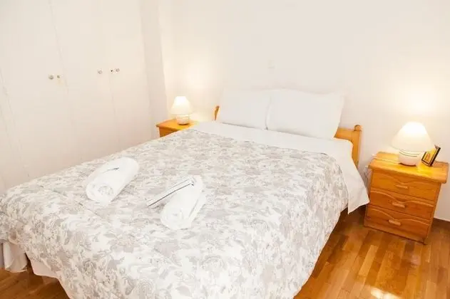 Cozy apt with Lycabettus View