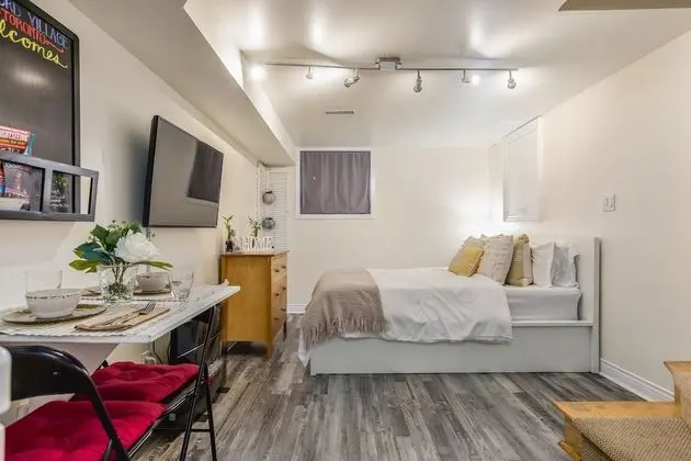 Cozy Basement Studio - Öne Çıkan Resim