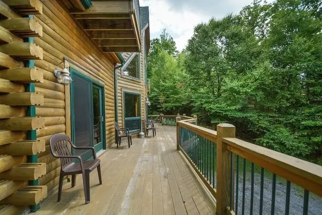 Cozy Bear Chalet