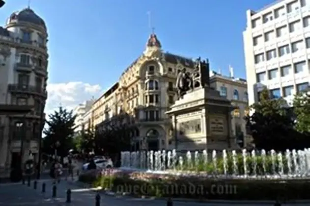 Cozy & Bright Apartment in the Center of Granada. Reyes Católicos