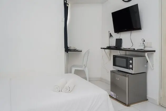 Cozy And Calm Studio No Kitchen Apartment At Aeropolis Residence - İç Mekan