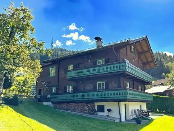 Cozy Chalet in Bramberg am Wildkogel with Sauna near Ski Lift - Öne Çıkan Resim