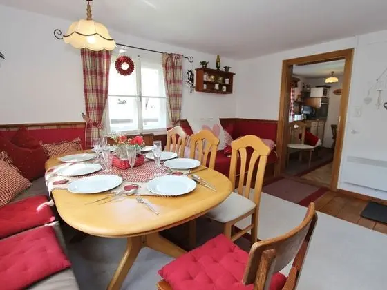 Cozy Chalet in Bramberg am Wildkogel with Sauna near Ski Lift - Yerinde Yemek