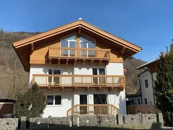 Cozy Chalet in Bruck an der Grossglocknerstrasse With Sauna - Dış Mekan
