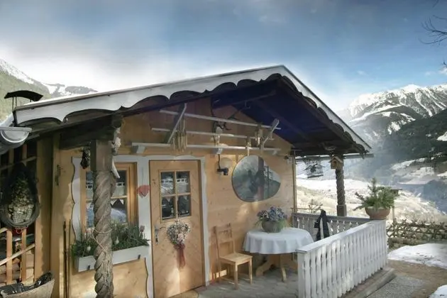 Cozy Chalet in Karrösten near Forest - Dış Mekan