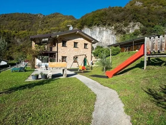 Cozy Chalet at Marone Lake Lombardy With Pool - Dış Mekan