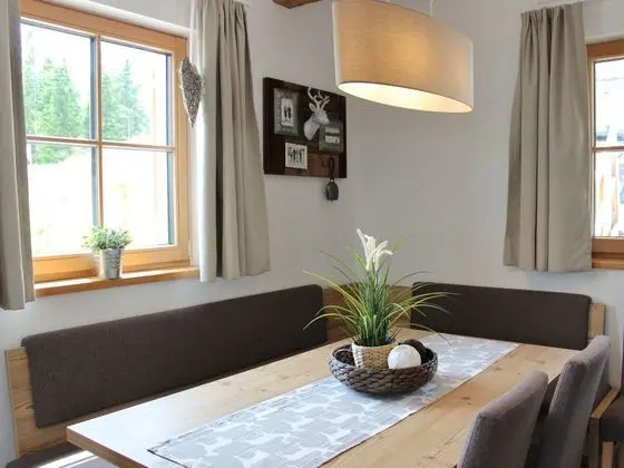 Cozy Chalet in Weißpriach With Terrace - Yerinde Yemek