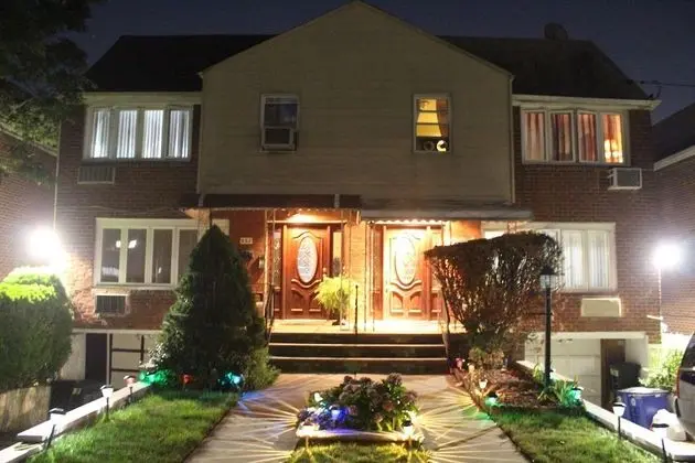 Cozy, Classy Duplex near NYC