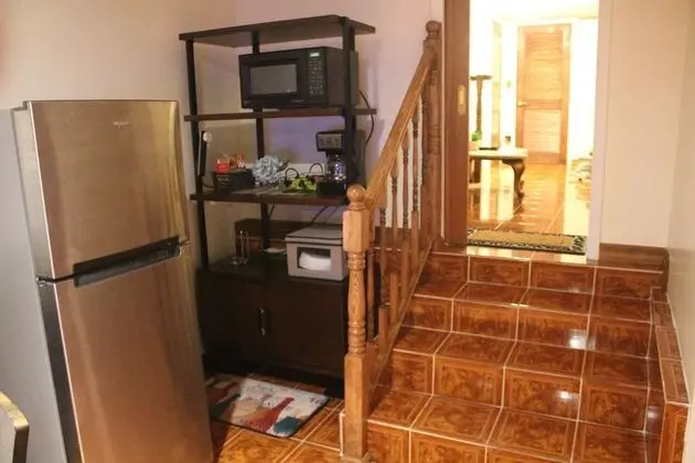Cozy, Classy Duplex near NYC - Lobi
