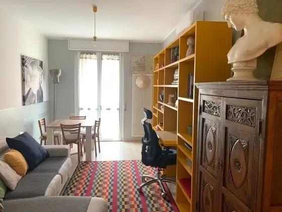 Cozy and Colourful Flat Close To Bocconi University