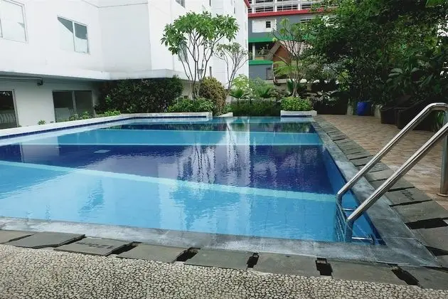 Cozy & Comfortable 2 BR near Mall at Bassura City Apartment