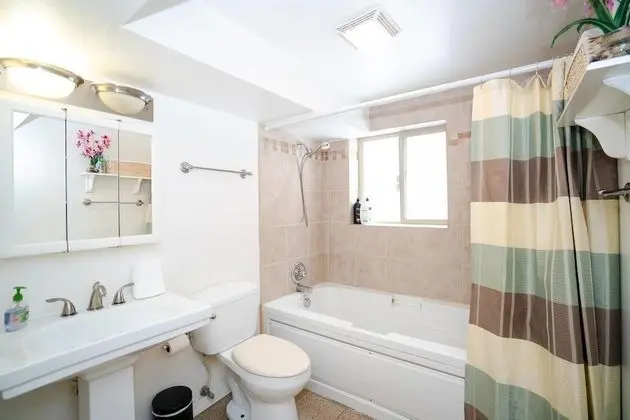 The Cozy Corner A Capitol Hill Escape - Banyo Tipleri