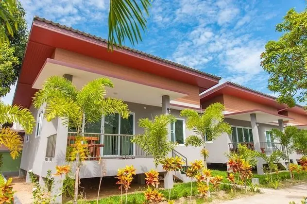 Cozy cottage with kitchen of Maenam 4