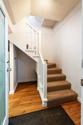 Cozy Creekside Two-Storey Condo - İç Mekan