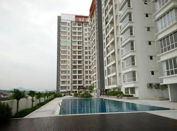 Cozy Crib at 7 Tree Seven Residence