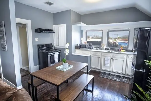Cozy Downtown 2ba/1ba Historic House - Casa Verde - Mutfak